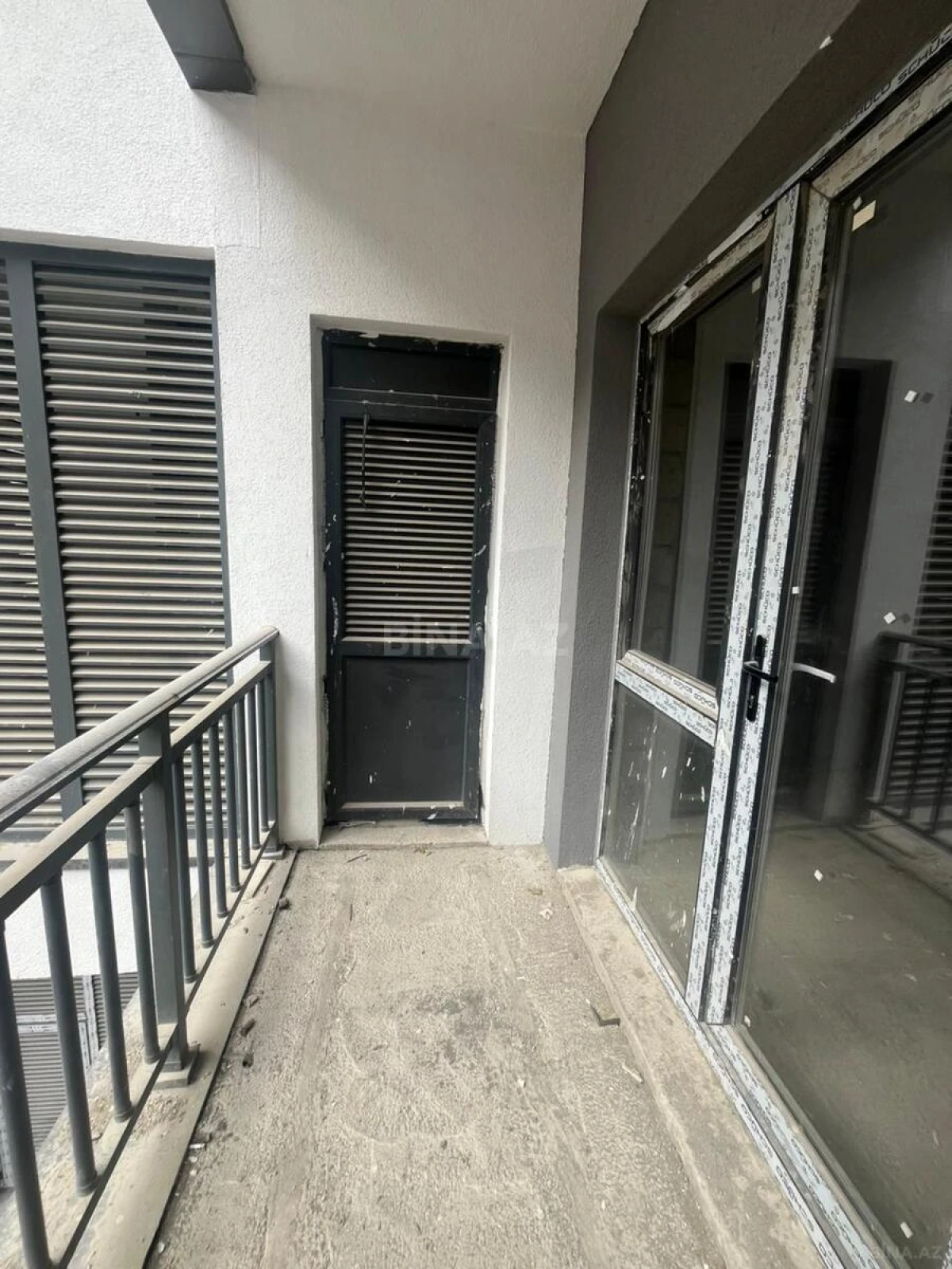 Satılır 3 otaqlı mənzil 145 m²