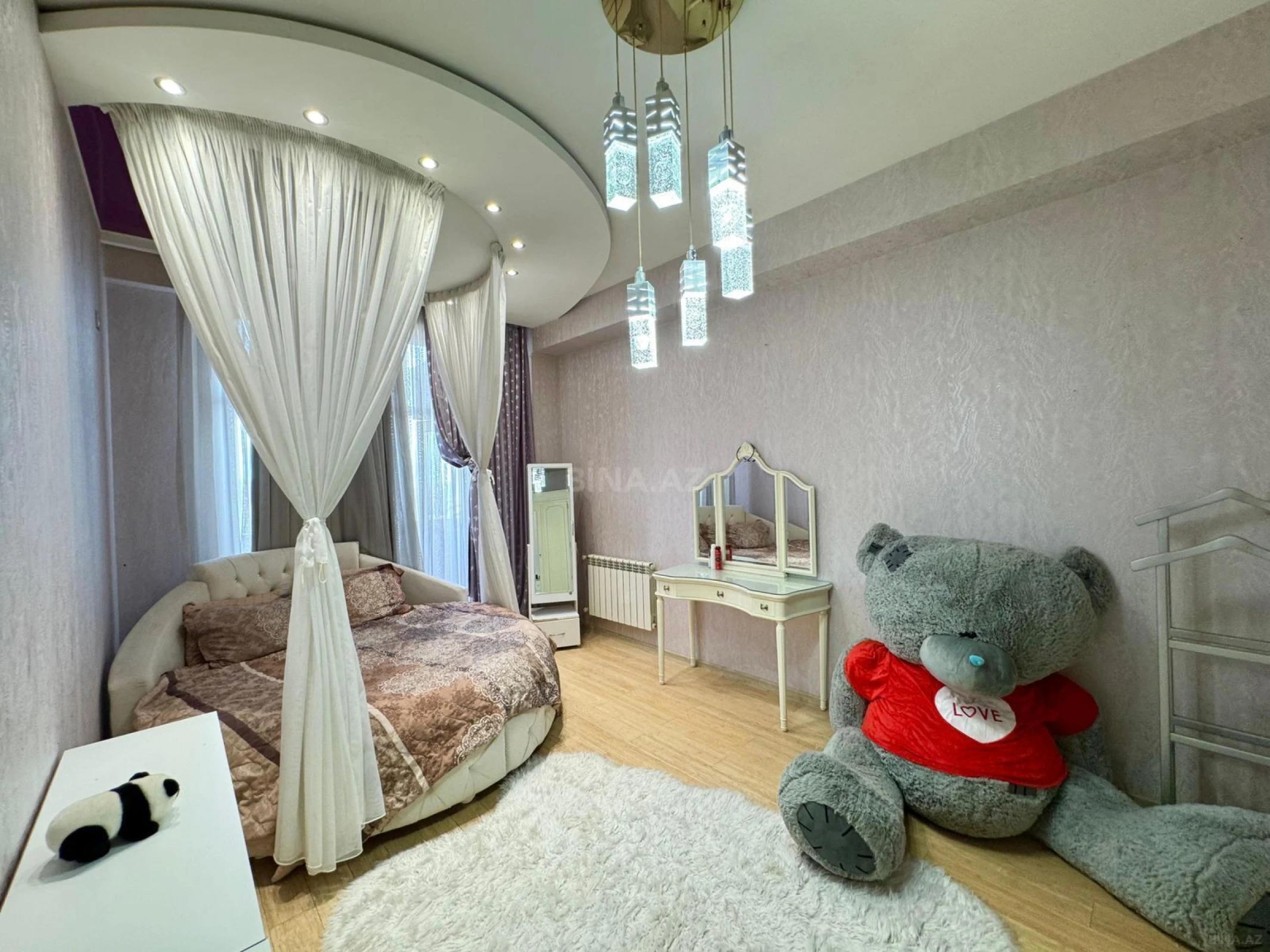 Satılır 3 otaqlı mənzil 120 m²