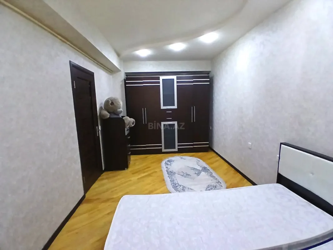Kirayə verilir 2 otaqlı mənzil 74 m²