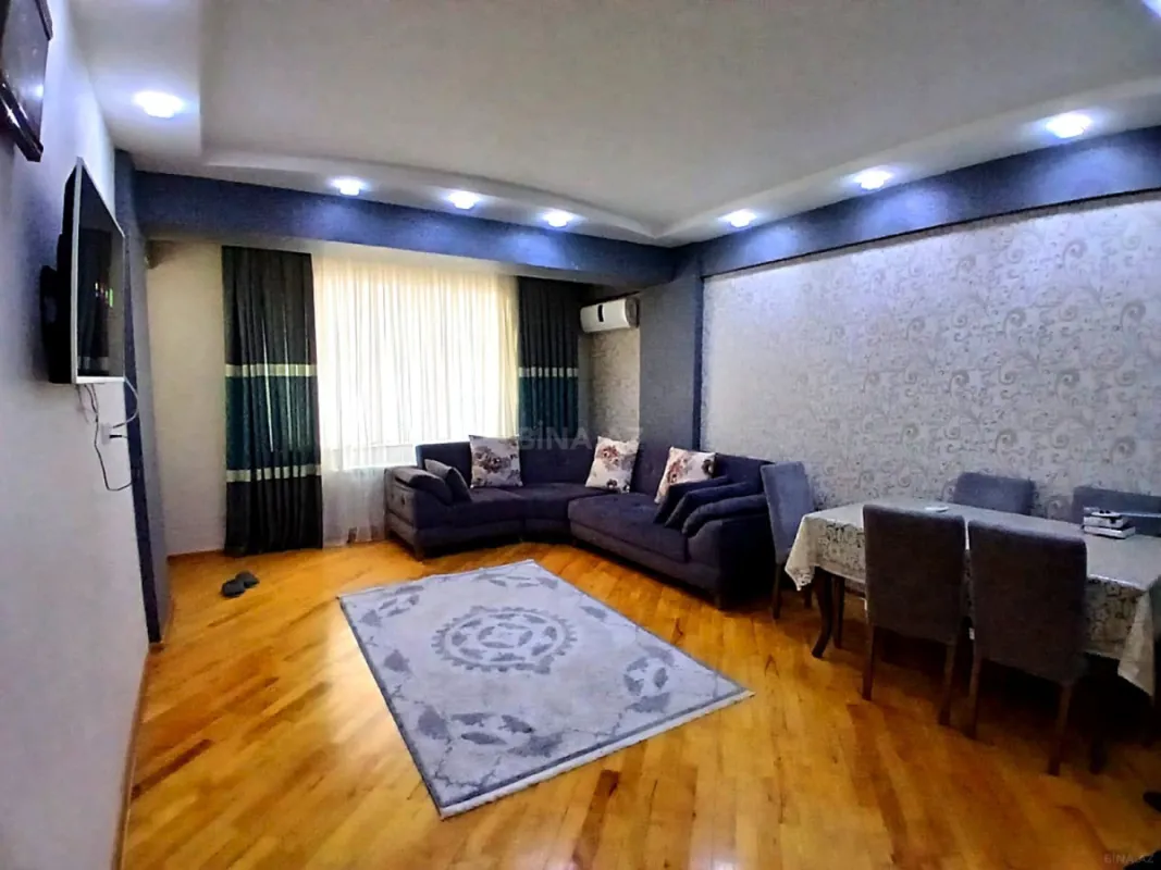 Kirayə verilir 2 otaqlı mənzil 74 m²