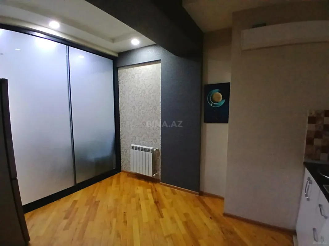 Kirayə verilir 2 otaqlı mənzil 74 m²