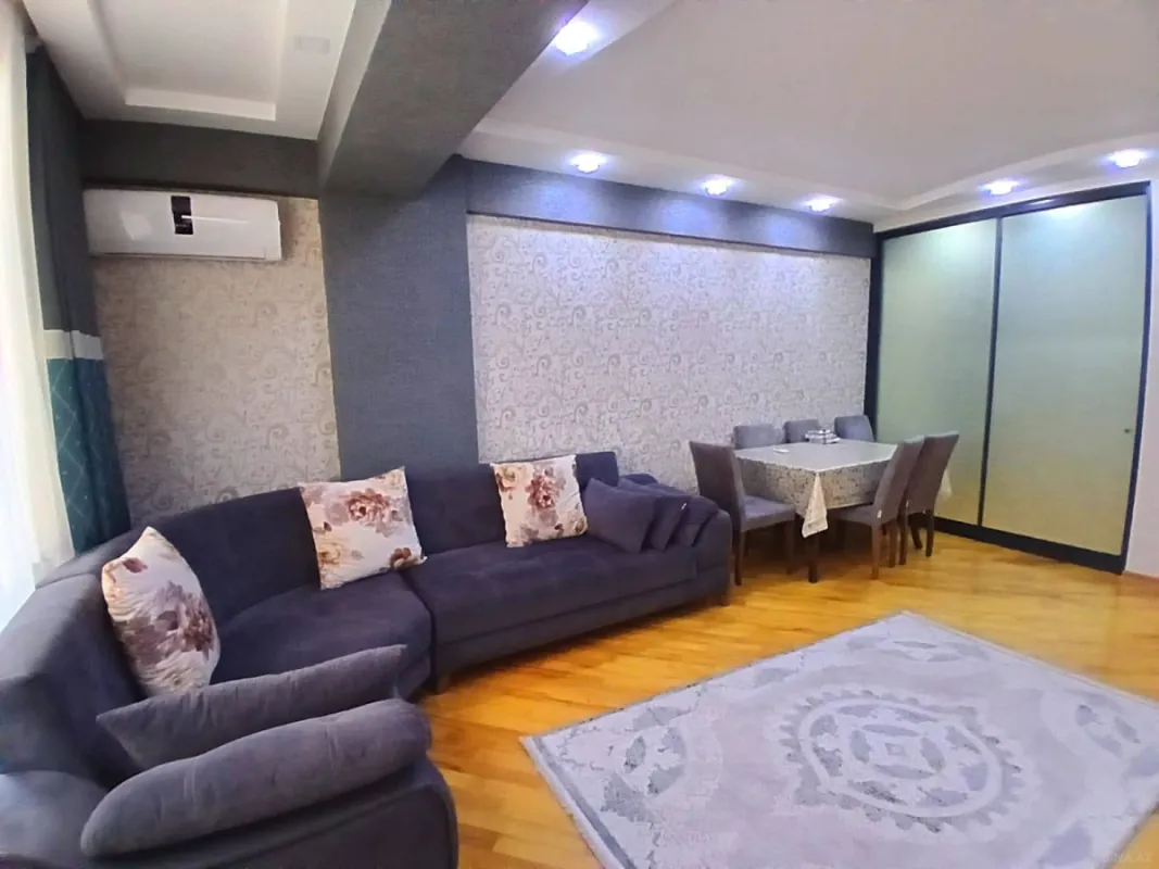 Kirayə verilir 2 otaqlı mənzil 74 m²