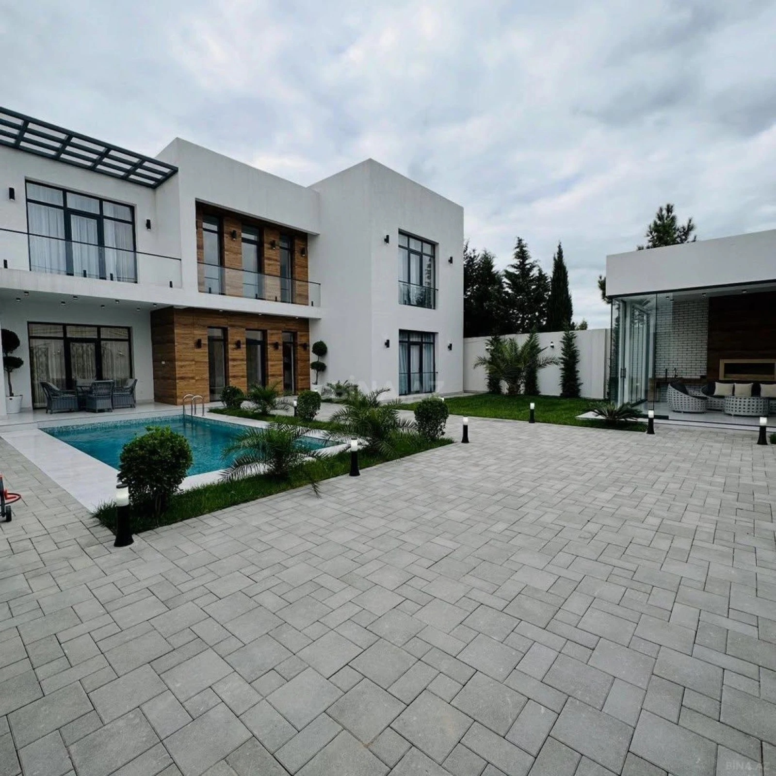 Kirayə verilir 4 otaqlı həyət evi 180 m²