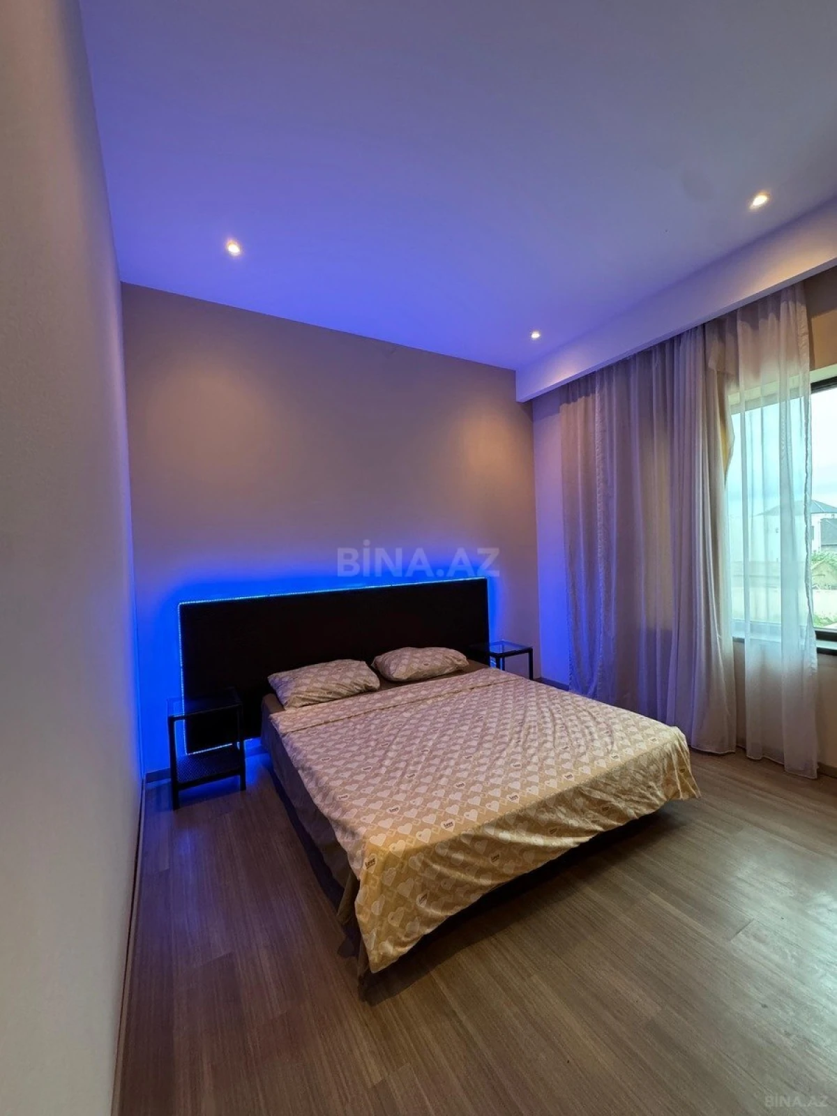 Kirayə verilir 5 otaqlı həyət evi 380 m²