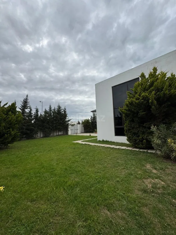 Kirayə verilir 5 otaqlı həyət evi 380 m²