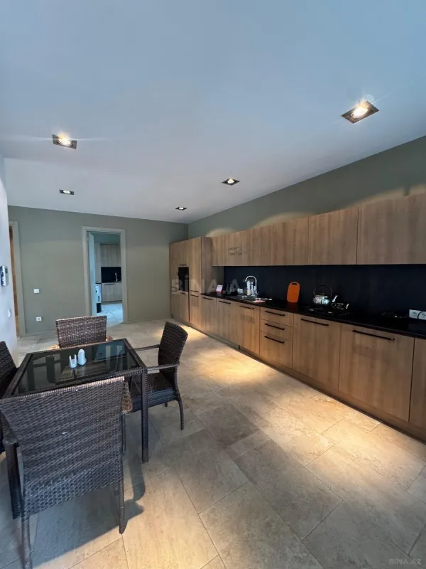 Kirayə verilir 5 otaqlı həyət evi 380 m²