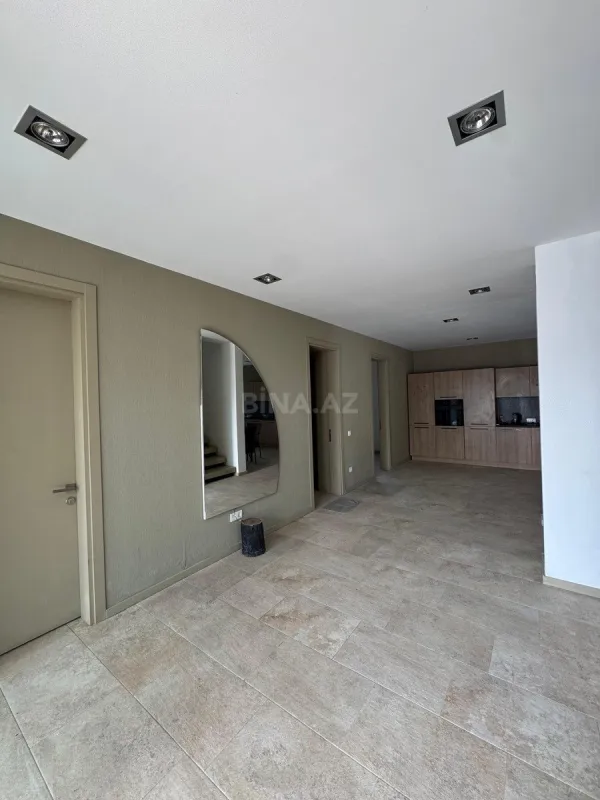 Kirayə verilir 5 otaqlı həyət evi 380 m²