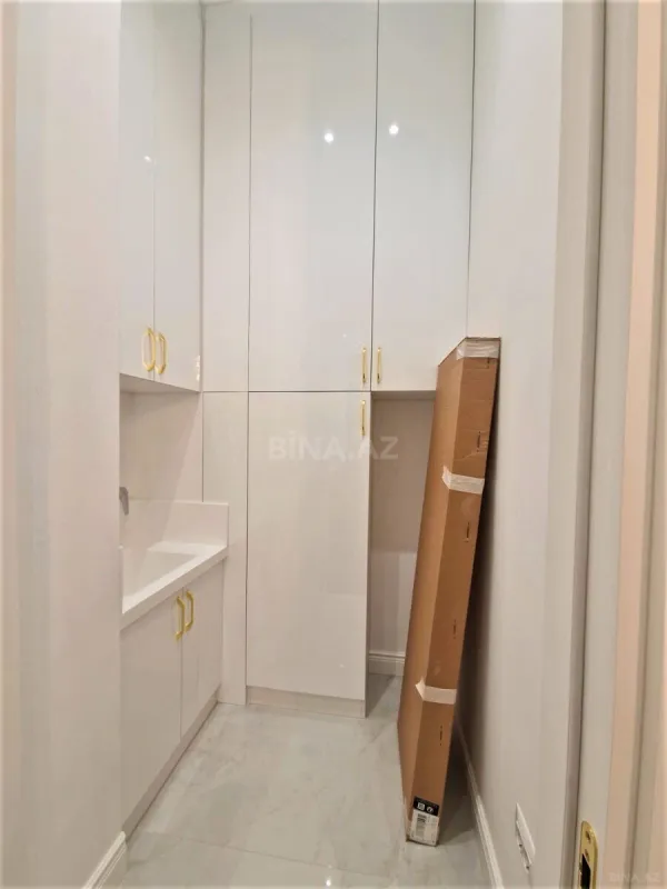 Kirayə verilir 4 otaqlı mənzil 160 m²