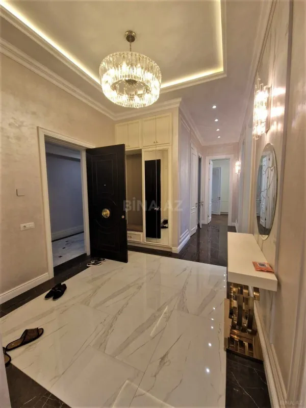 Kirayə verilir 4 otaqlı mənzil 160 m²