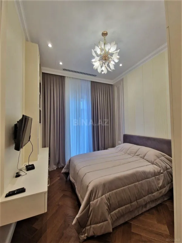 Kirayə verilir 4 otaqlı mənzil 160 m²