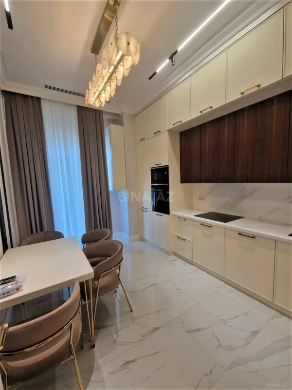 Kirayə verilir 4 otaqlı mənzil 160 m²