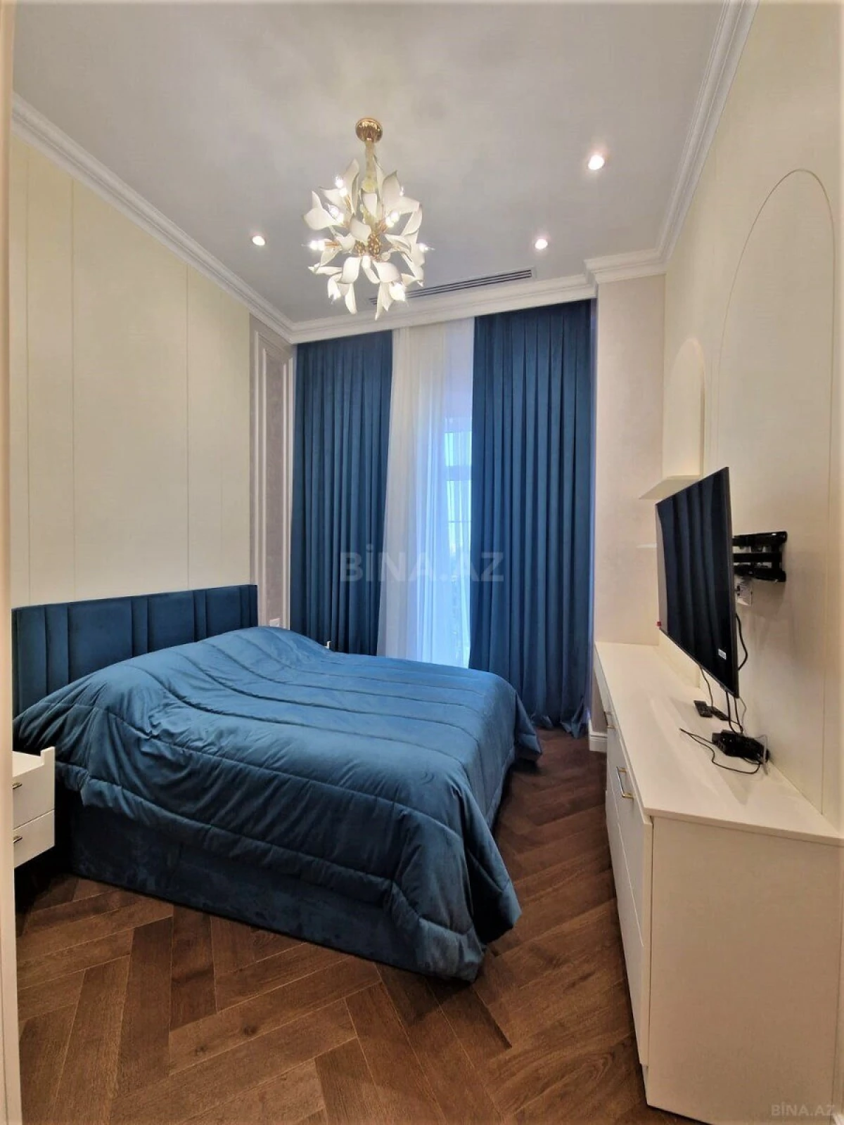 Kirayə verilir 4 otaqlı mənzil 160 m²