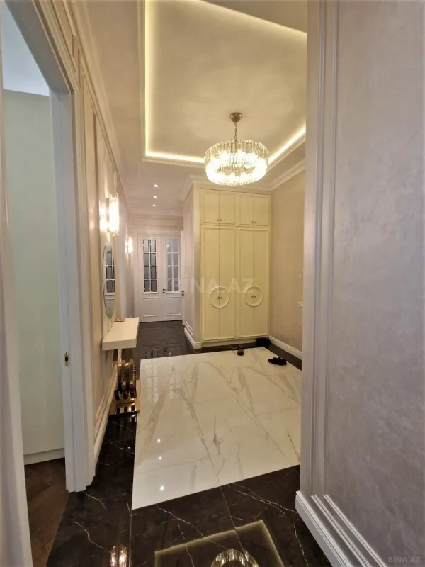 Kirayə verilir 4 otaqlı mənzil 160 m²