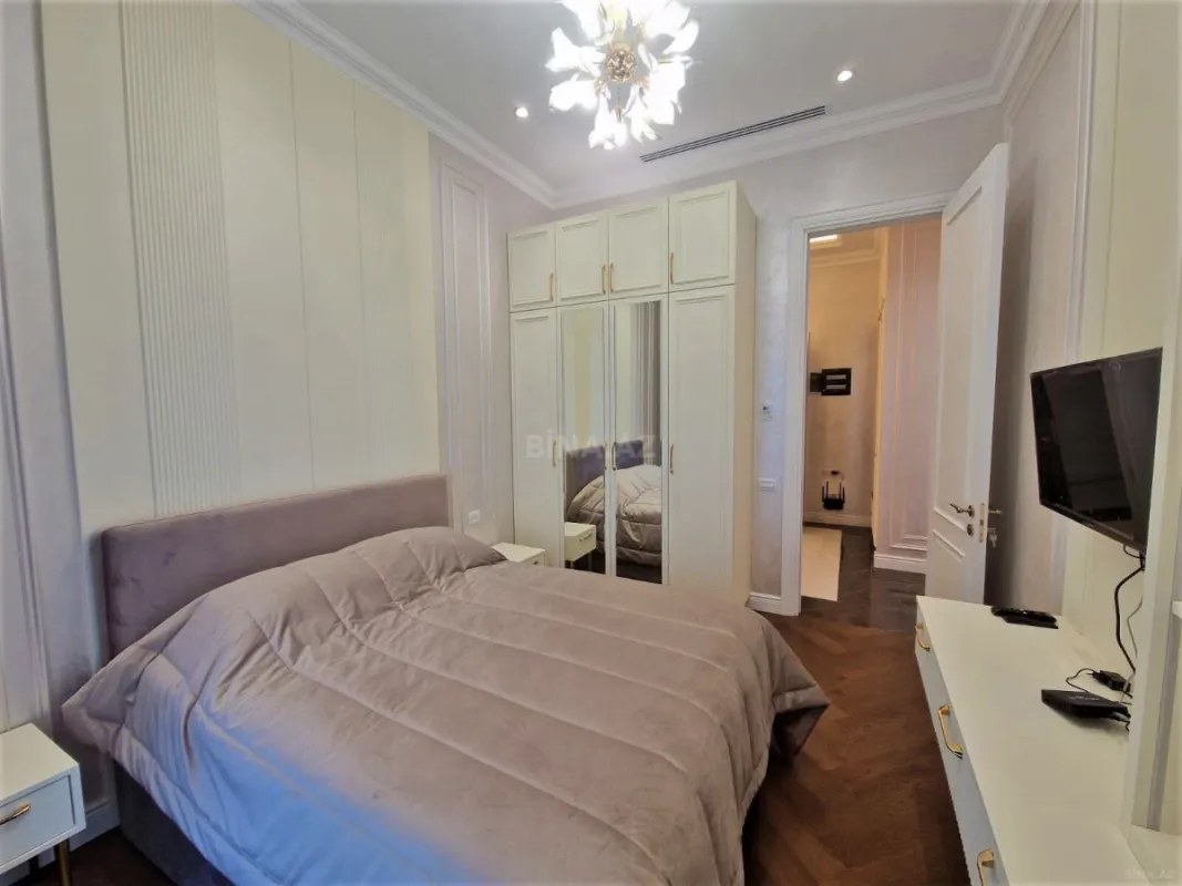 Kirayə verilir 4 otaqlı mənzil 160 m²