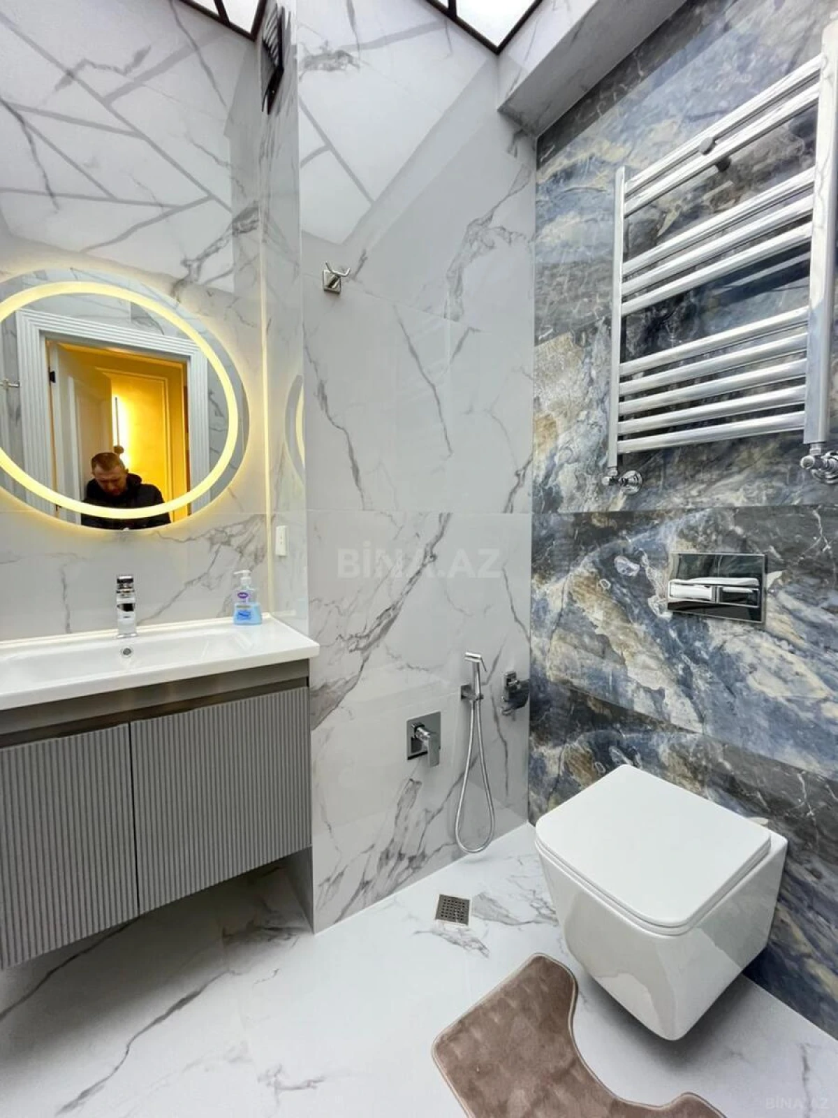 Satılır 2 otaqlı mənzil 67 m²