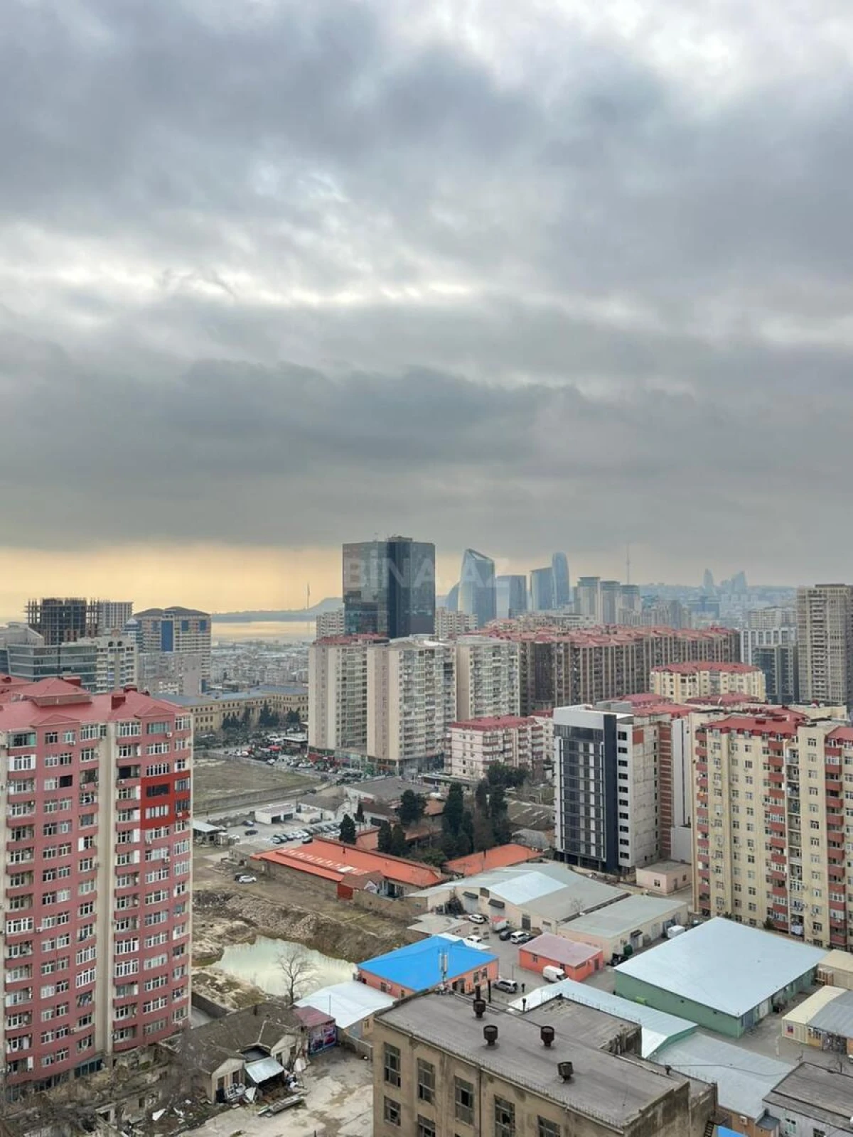 Satılır 2 otaqlı mənzil 67 m²