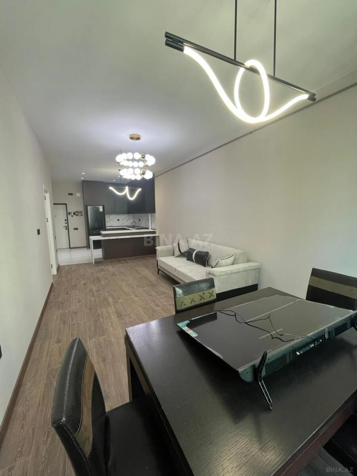 Kirayə verilir 2 otaqlı mənzil 70 m²
