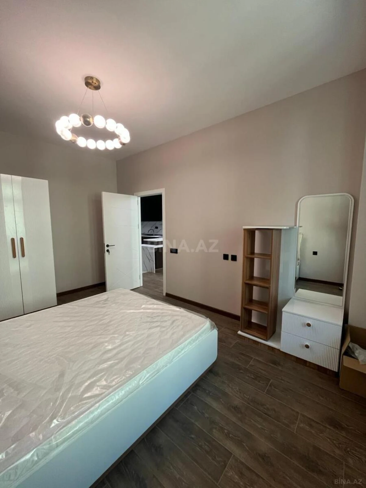 Kirayə verilir 2 otaqlı mənzil 70 m²