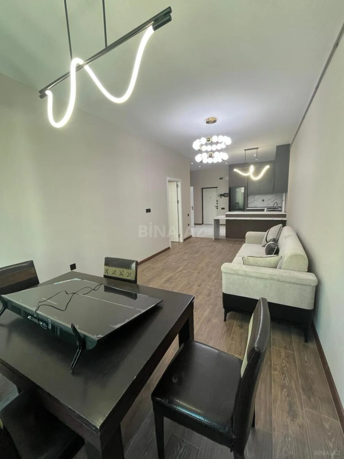 Kirayə verilir 2 otaqlı mənzil 70 m²