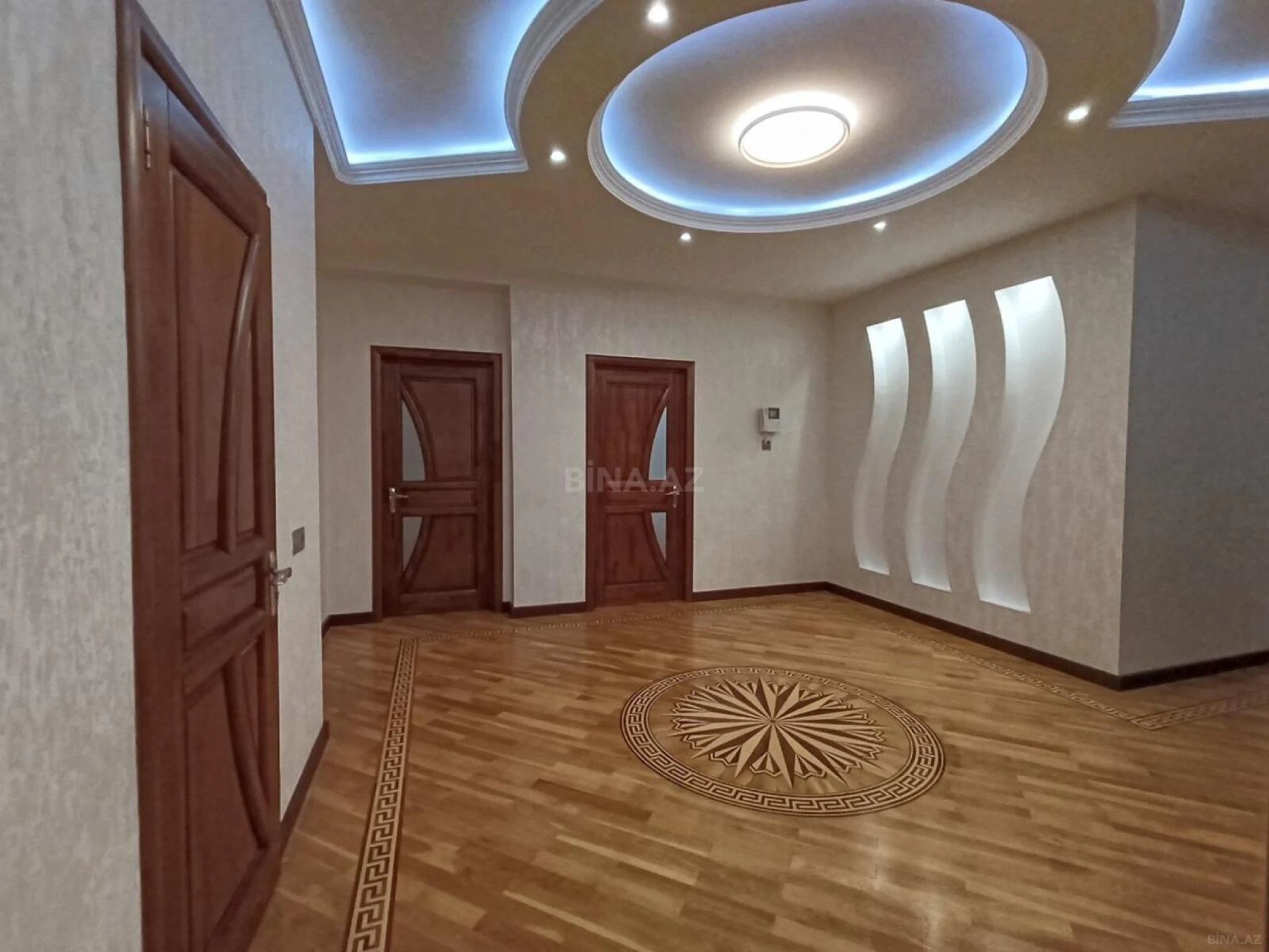 Satılır 3 otaqlı mənzil 140 m²