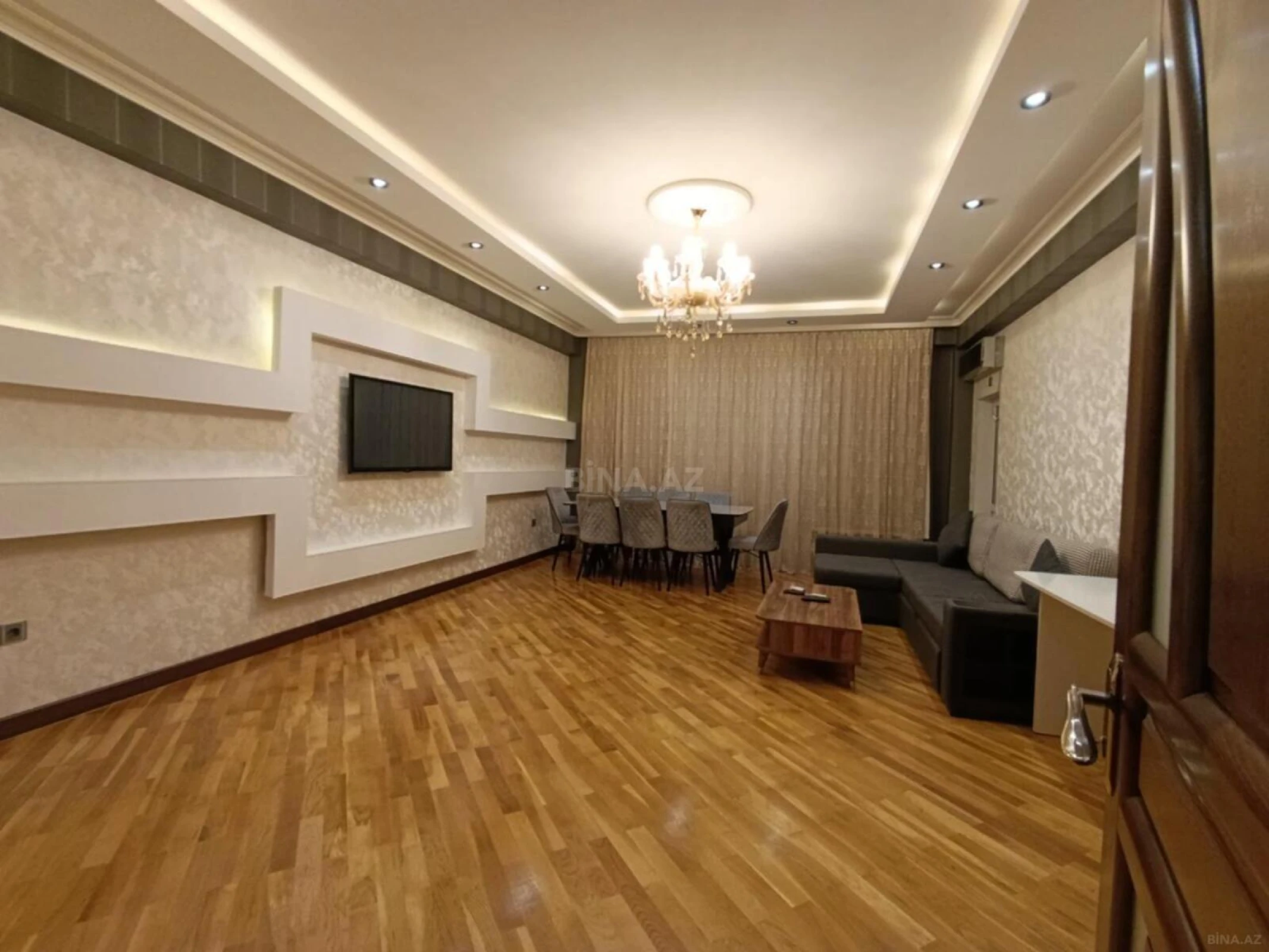Satılır 3 otaqlı mənzil 140 m²