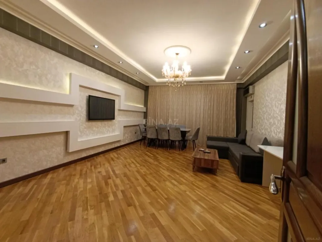Satılır 3 otaqlı mənzil 140 m²