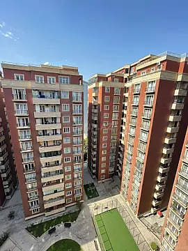 Satılır 4 otaqlı mənzil 178 m²