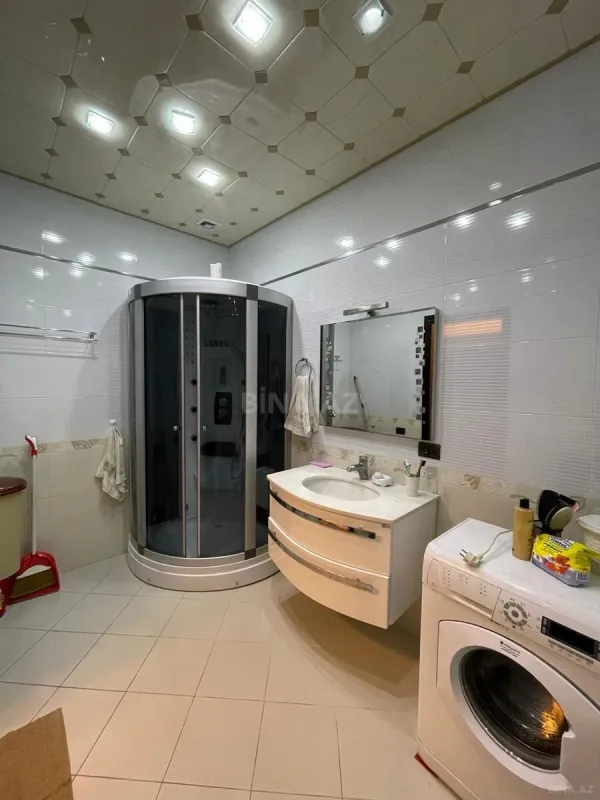 Satılır 4 otaqlı mənzil 178 m²