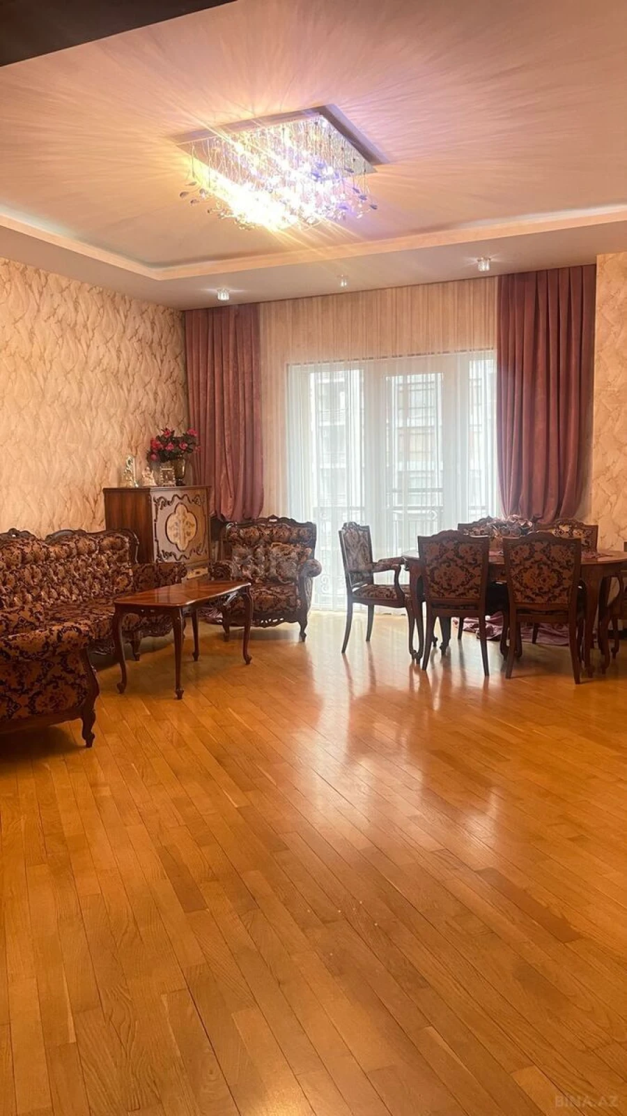 Satılır 4 otaqlı mənzil 178 m²