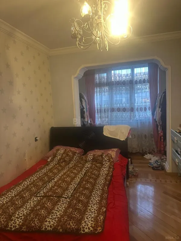 Satılır 5 otaqlı mənzil 120 m²