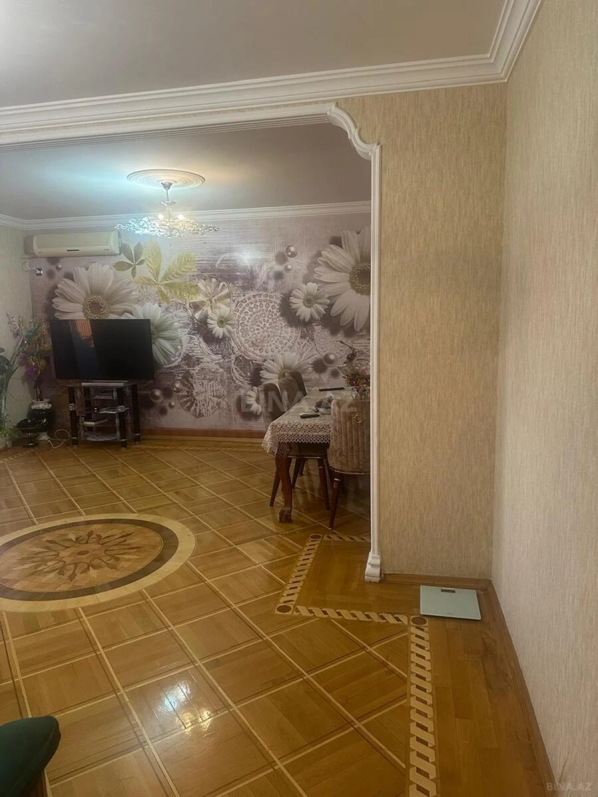 Satılır 5 otaqlı mənzil 120 m²