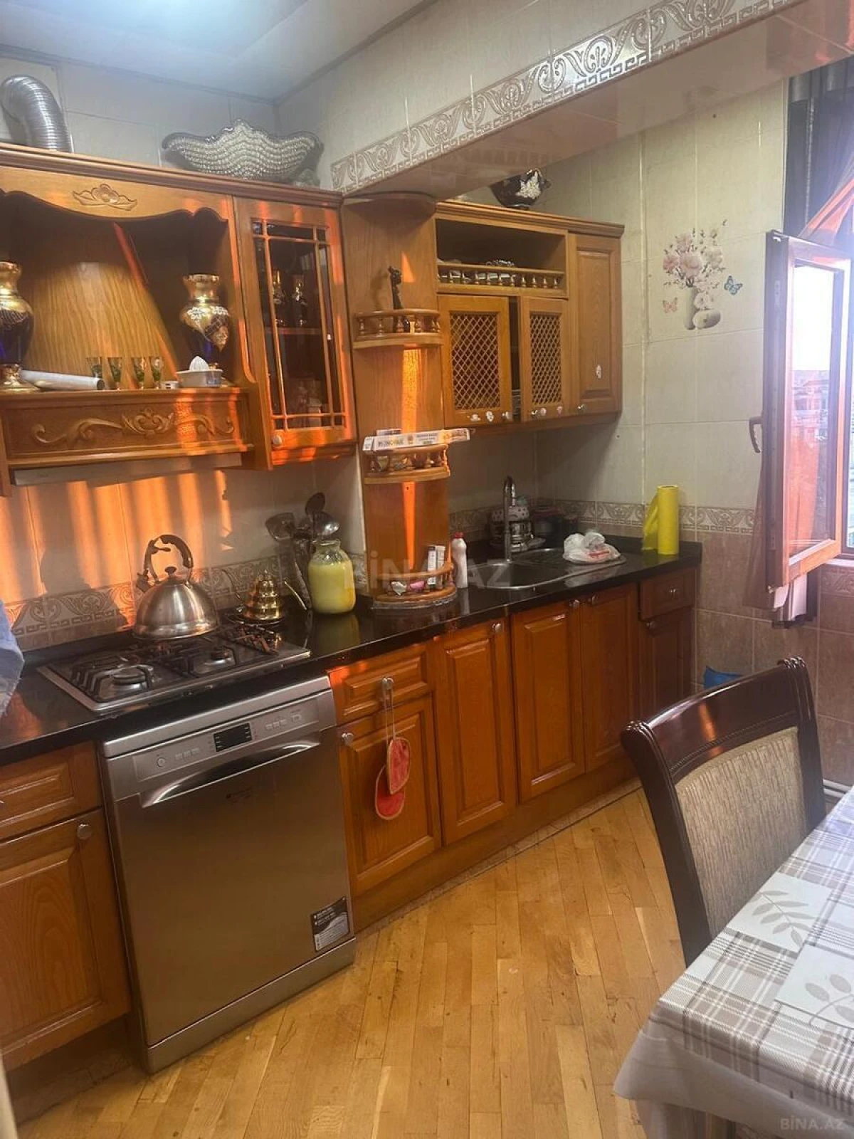 Satılır 5 otaqlı mənzil 120 m²