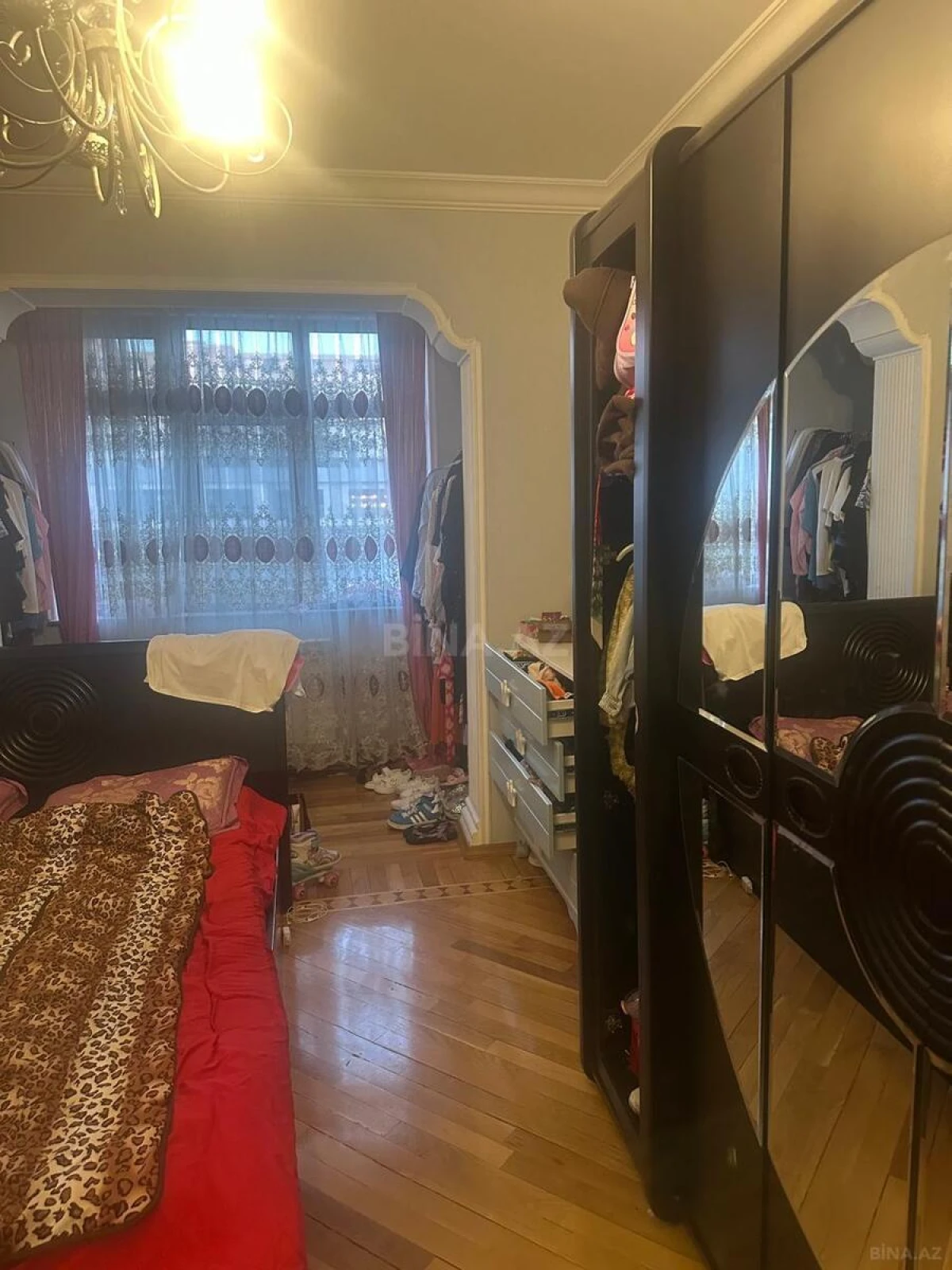 Satılır 5 otaqlı mənzil 120 m²