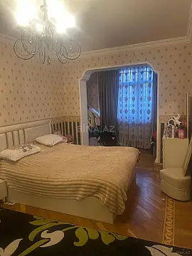 Satılır 5 otaqlı mənzil 120 m²