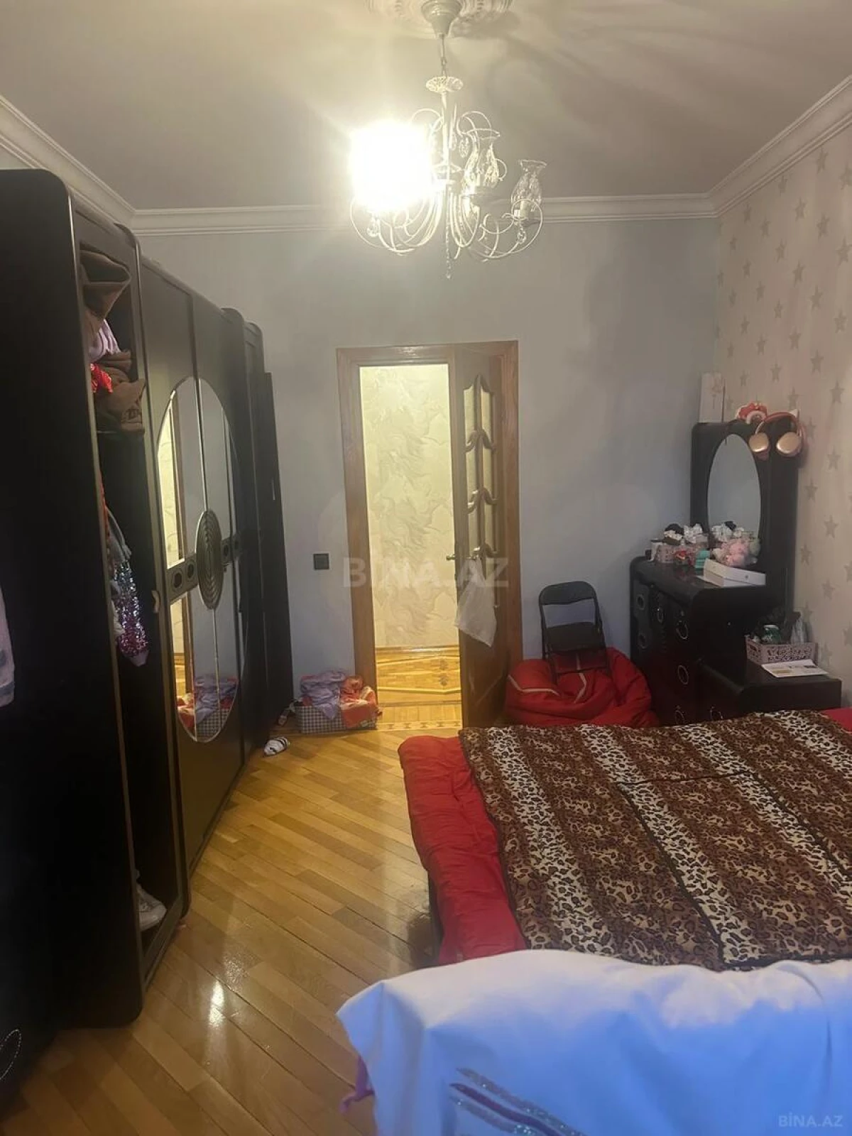 Satılır 5 otaqlı mənzil 120 m²