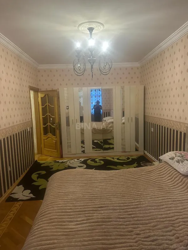 Satılır 5 otaqlı mənzil 120 m²