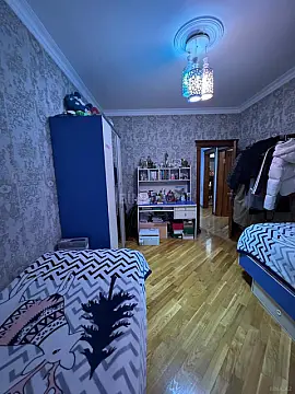 Satılır 4 otaqlı mənzil 110 m²