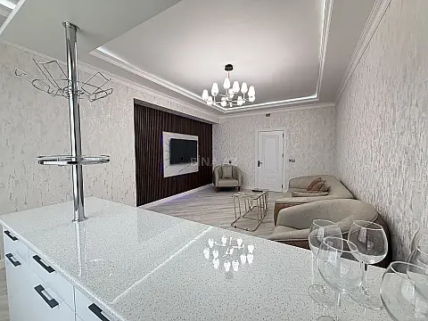 Satılır 3 otaqlı mənzil 82 m²