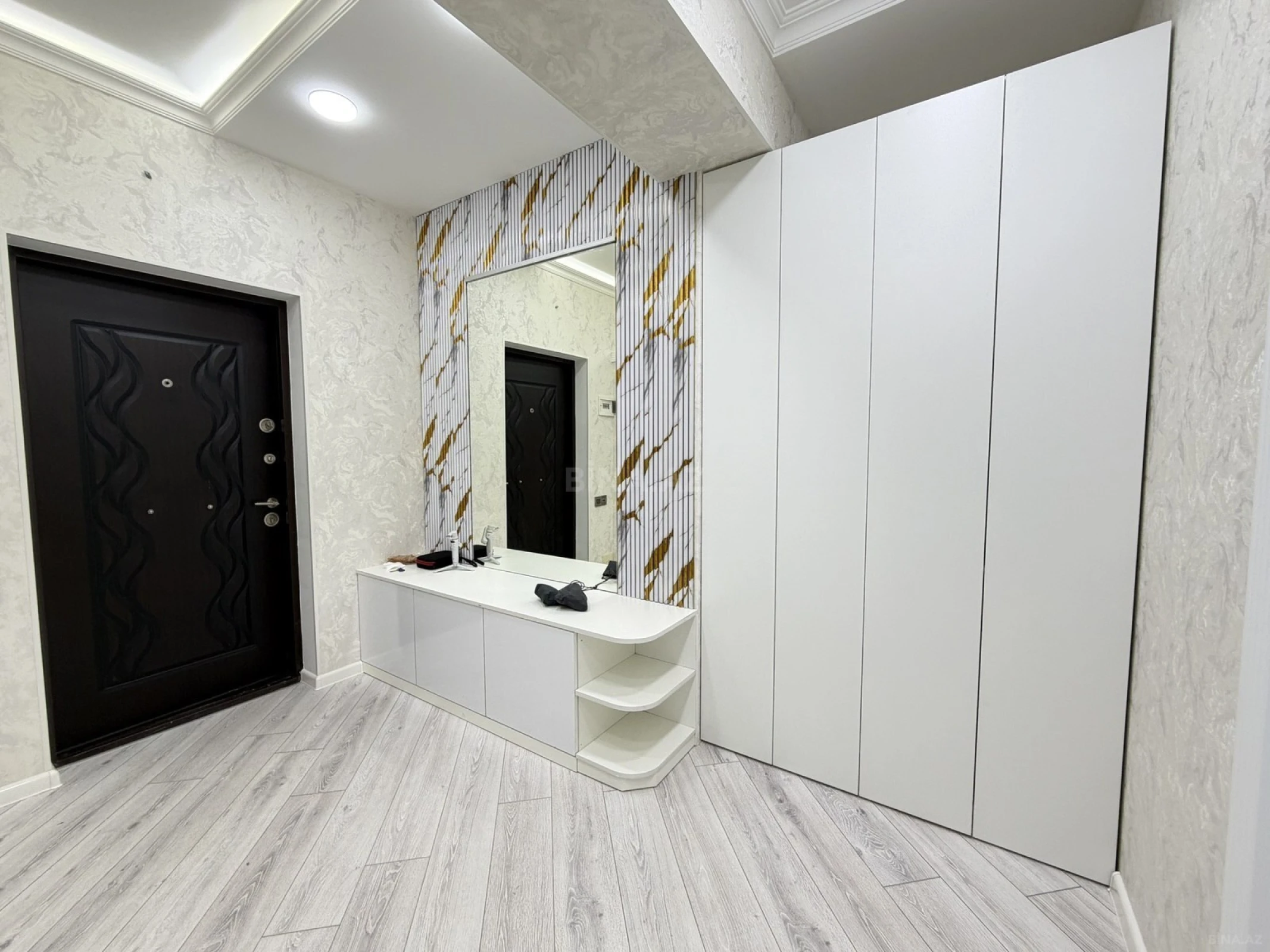 Satılır 3 otaqlı mənzil 82 m²