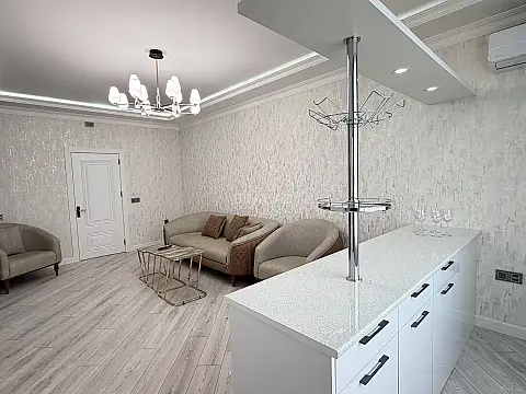 Satılır 3 otaqlı mənzil 82 m²