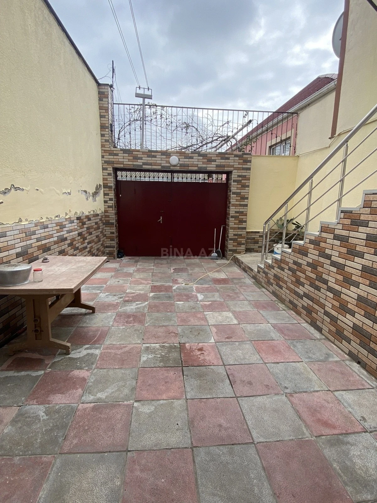 Satılır 5 otaqlı həyət evi 160 m²