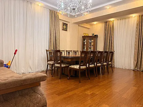 Satılır 3 otaqlı mənzil 125 m² — Bakı, İnşaatçılar 3 otaq 125.00 m²