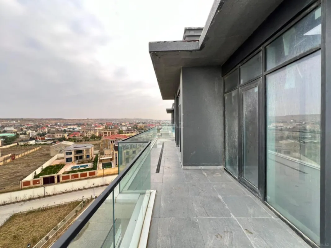 Satılır 4 otaqlı mənzil 210 m²