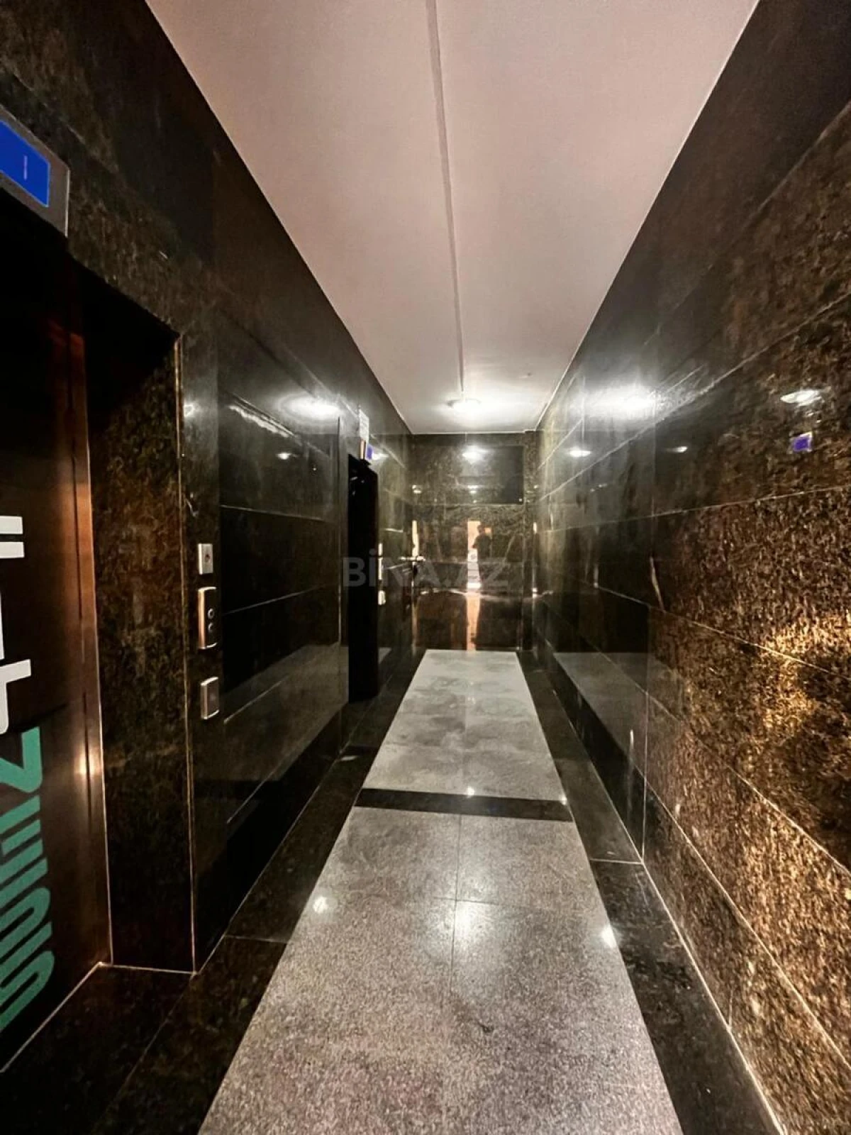 Satılır 3 otaqlı mənzil 136 m²