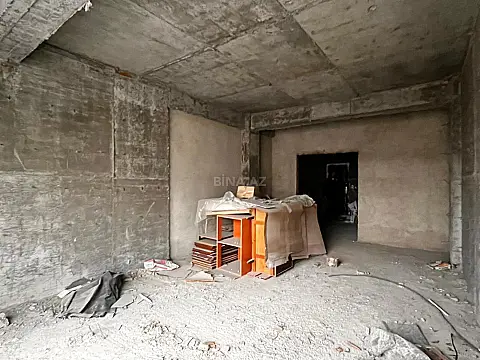 Satılır 3 otaqlı mənzil 136 m²