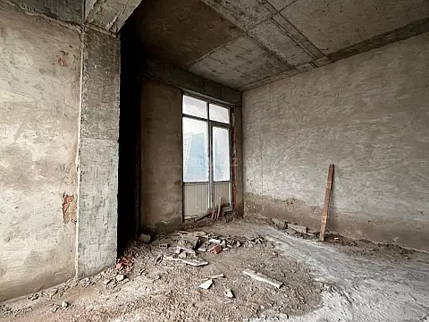 Satılır 3 otaqlı mənzil 136 m²