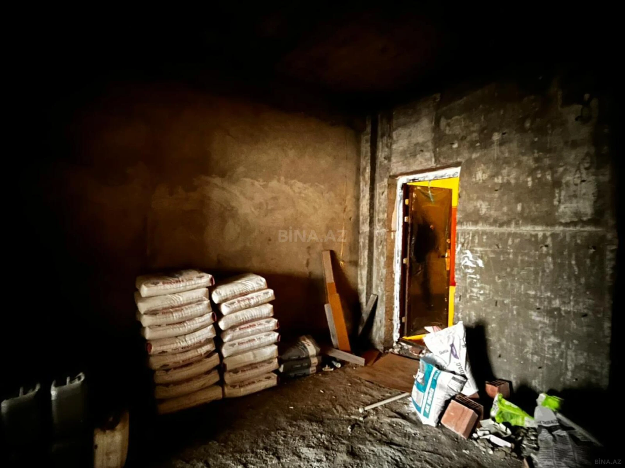 Satılır 3 otaqlı mənzil 136 m²