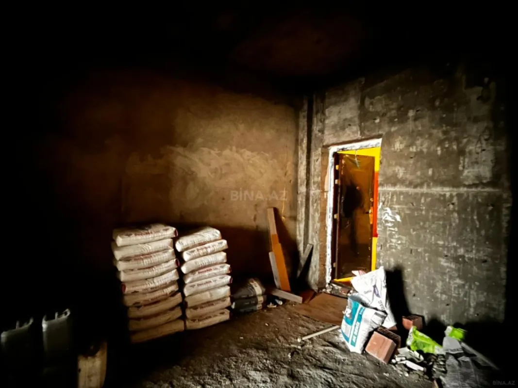 Satılır 3 otaqlı mənzil 136 m²