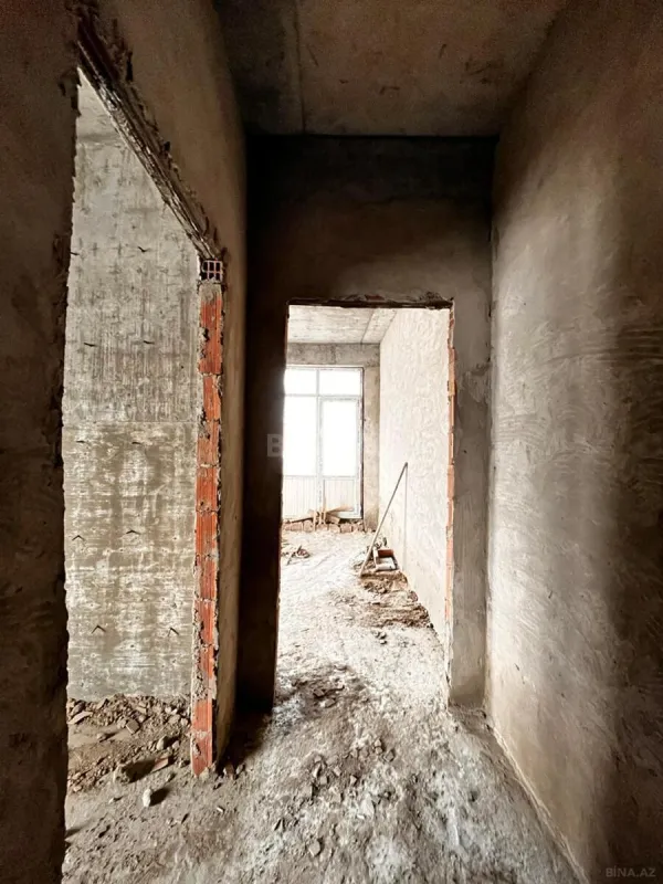 Satılır 3 otaqlı mənzil 136 m²