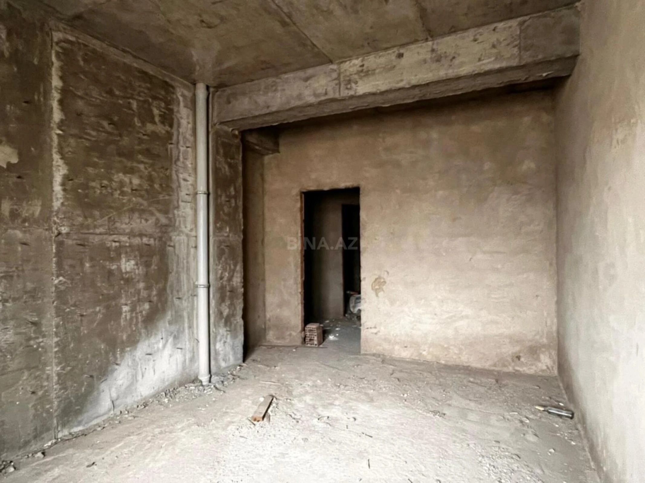 Satılır 3 otaqlı mənzil 136 m²